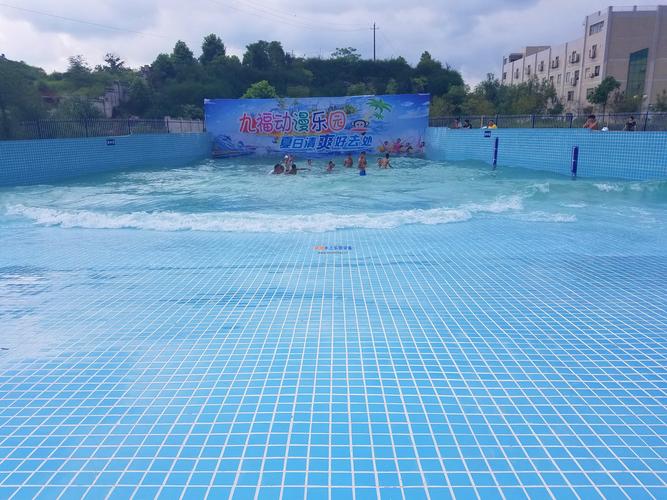 人工造浪設備費用全解析 從設備類型到成本構(gòu)成